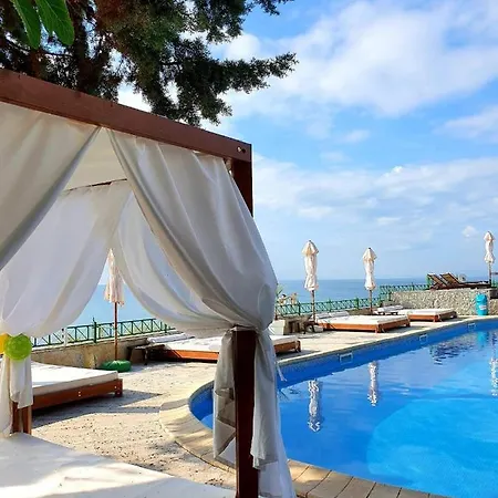 петър Хотел 3*