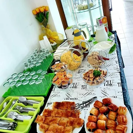 Хотел петър