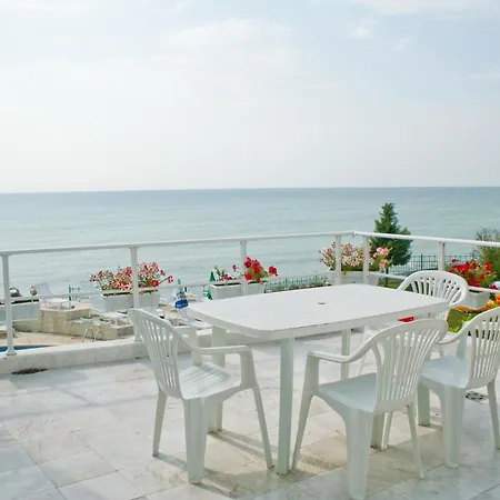 петър Хотел 3*