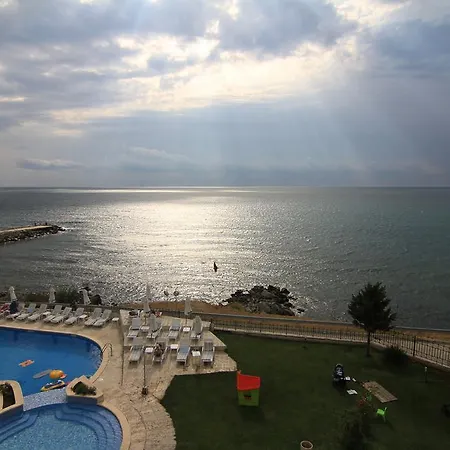 петър Хотел