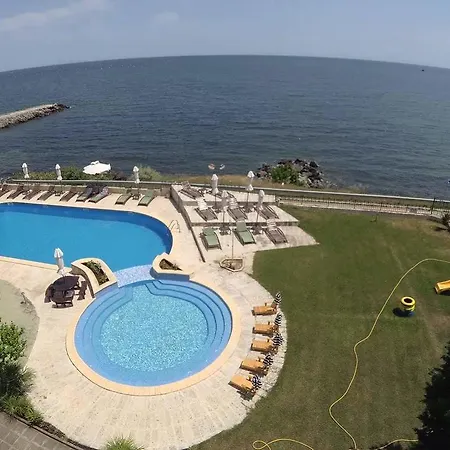 петър Хотел 3*